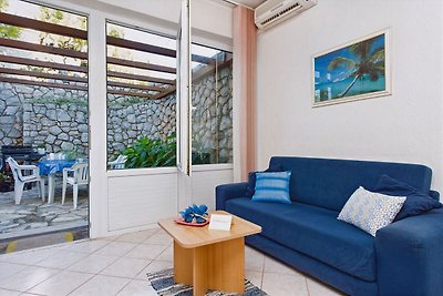 Blue Apartment with terrance, 5 Pax