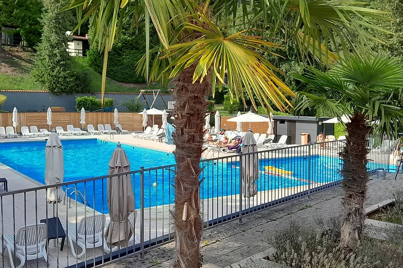 Neues Swimmbad.