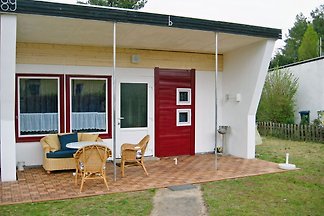 Bungalow mit Boot, Steg, Kanadier
