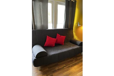 Bungalow mit Boot, Steg, Kanadier