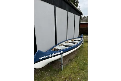 Bungalow mit Boot, Steg, Kanadier