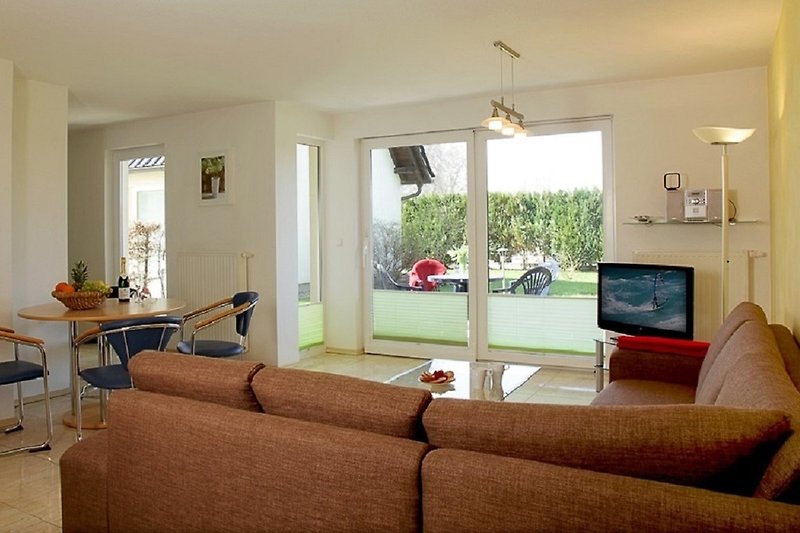 Wohnbereich mit gemütlichem Sofa