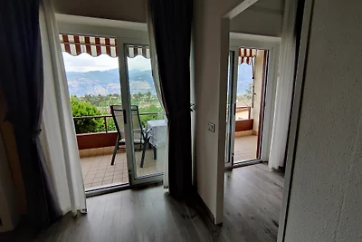 Apartment  mit Seeblick und Pool