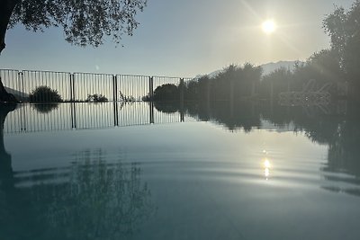 Immerso nella natura con vista lago