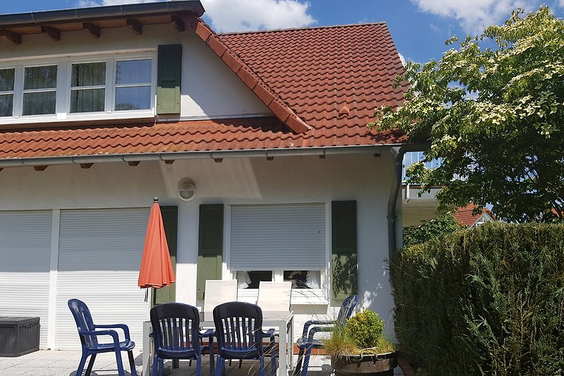 Ferienhaus mit Süd-Terrasse und Sonnenschutz
