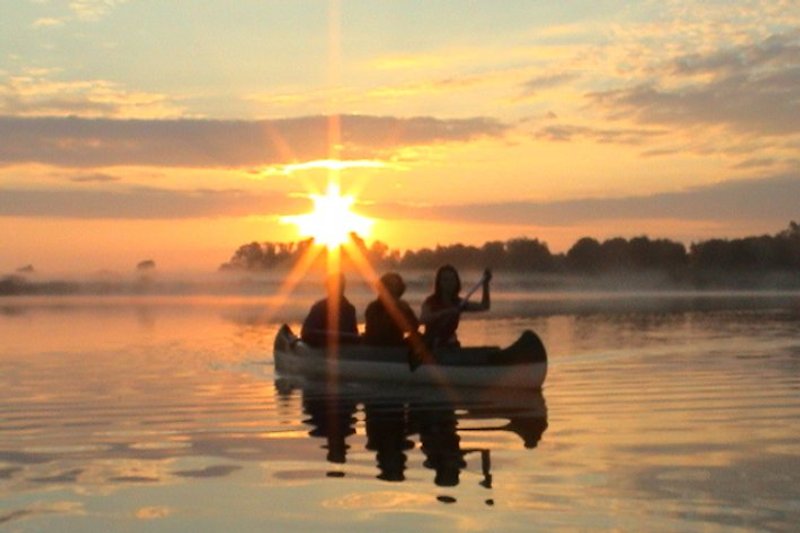Propres bateaux sur le Grand Lac de Medower