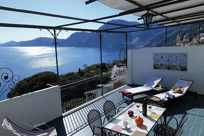 Moderne Wohnung mit atemberaubendem Meerblick.