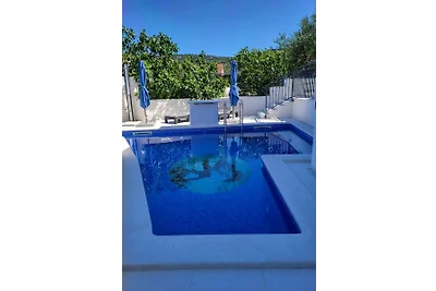Villa Octopus in Vinisce mit Pool