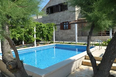 ! Villa Sofija, Povlja