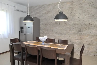 ! Villa Sofija, Povlja