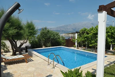 ! Villa Sofija, Povlja