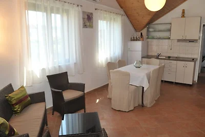 ! Villa Sofija, Povlja