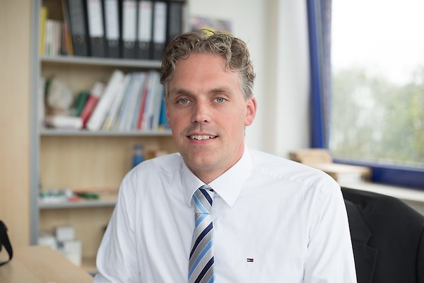 Herr S. Becker Herr S. Becker