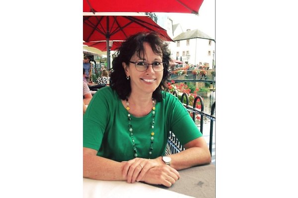 Mrs. G. Feinen Mrs. G. Feinen