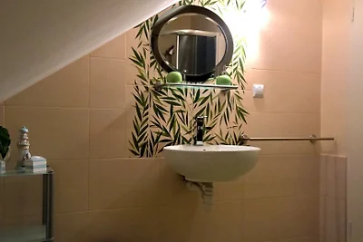 AZALLA im OG, Wasserblick und SAUNA