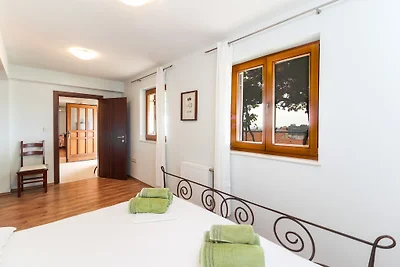 VILLA MARIS