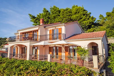 VILLA MARIS