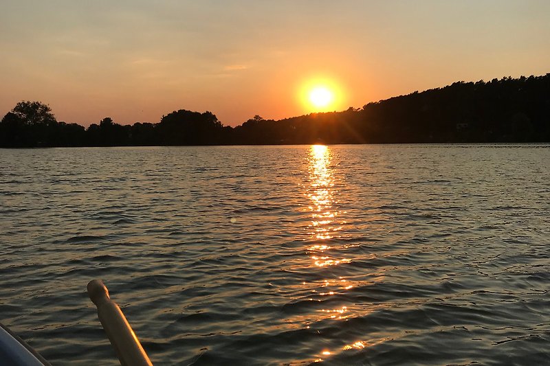 Bootsfahrt im Sonnenuntergang