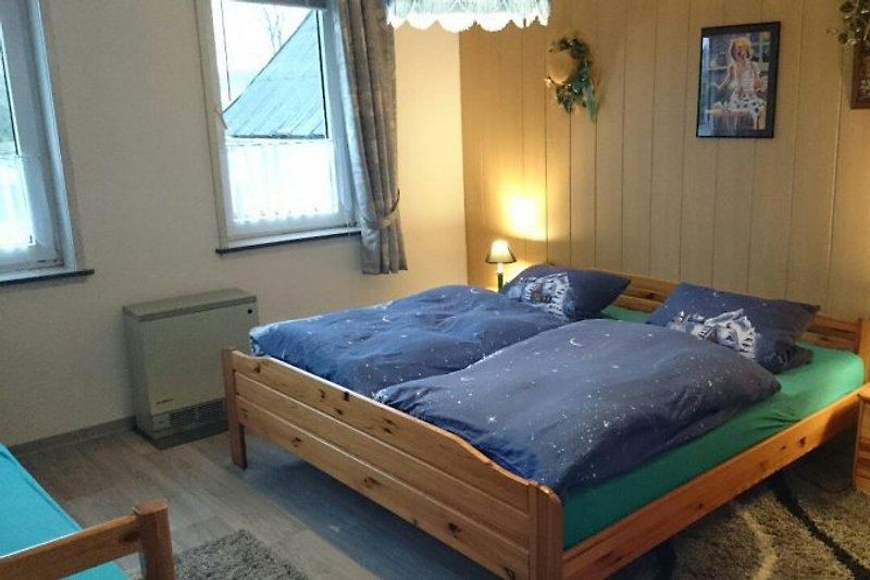 Fewo: een slaapkamer met extra bed