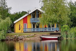 Skandinavisches Ferienhaus am See