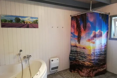 Casa de vacaciones escandinava junto al lago