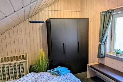 Casa de vacaciones escandinava junto al lago