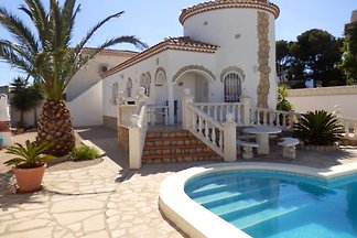 Villa Liane mit Pool und Klima