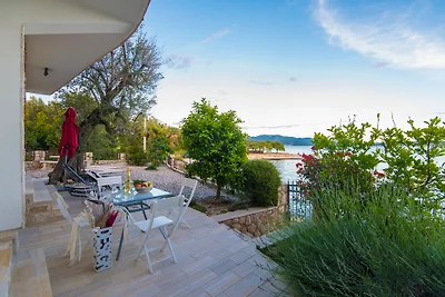 Design-Finca Apartment mit Garten