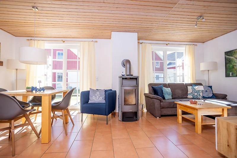 Gemütliches Wohnzimmer mit stilvoller Einrichtung.